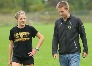 runner-with-coach-Nick-Pearce-photographer